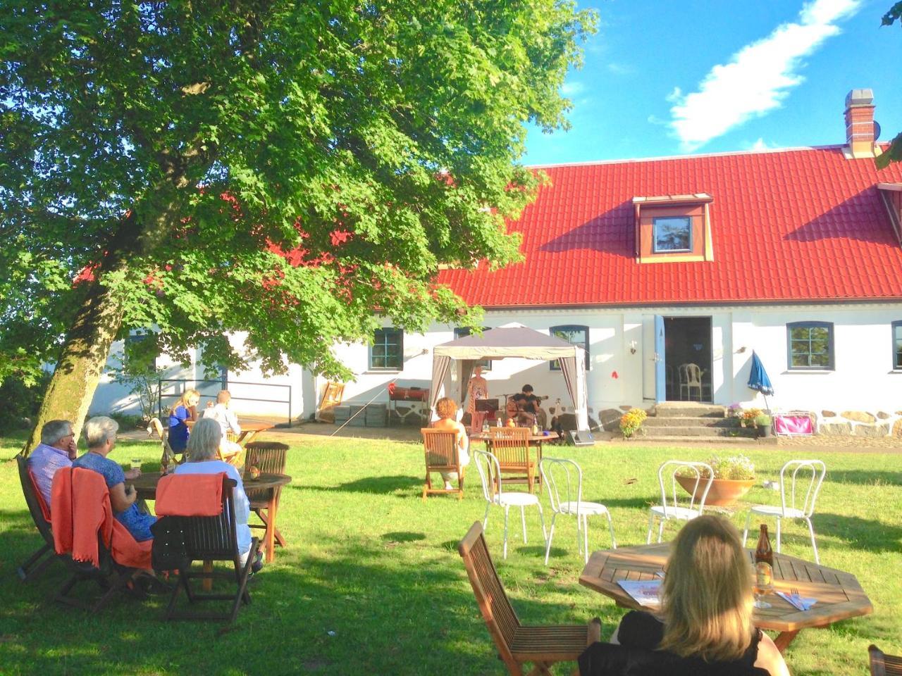 Tryde 1303 B&B Pa Oesterlen Tomelilla Extérieur photo
